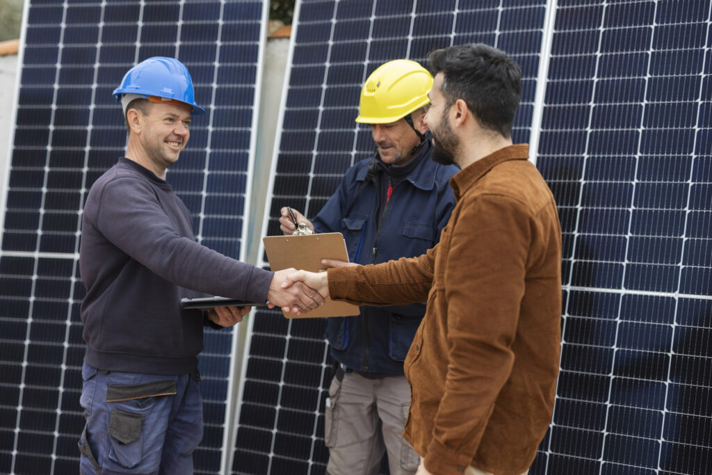 Murs Solaires Intelligents: Solution Écoénergétique 2025 